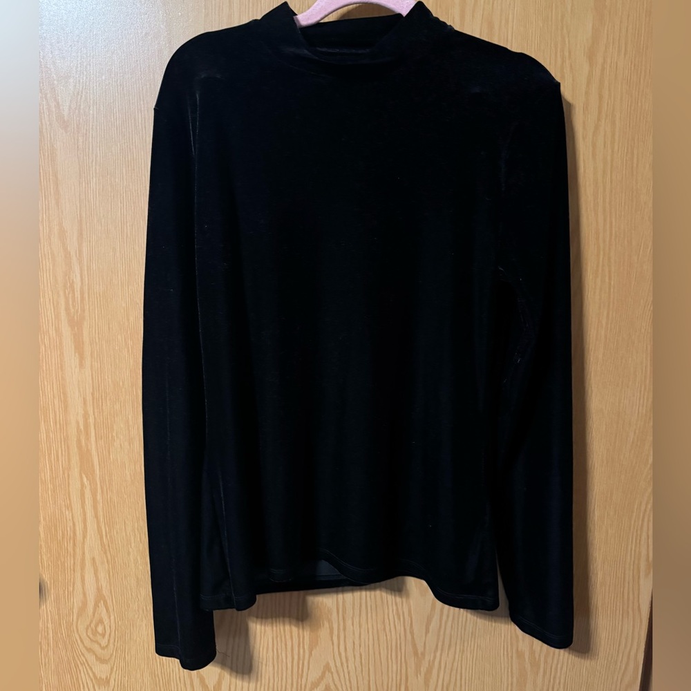 Abercrombie and Fitch Black Long Sleeve Velvet Top
